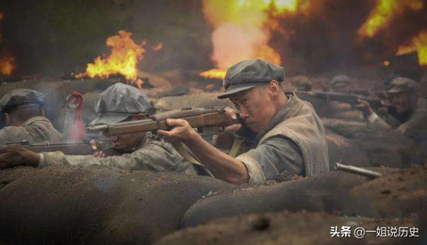 連鋼板都能打穿的子彈，為啥卻被麻沙袋輕鬆擋下？原理很簡單