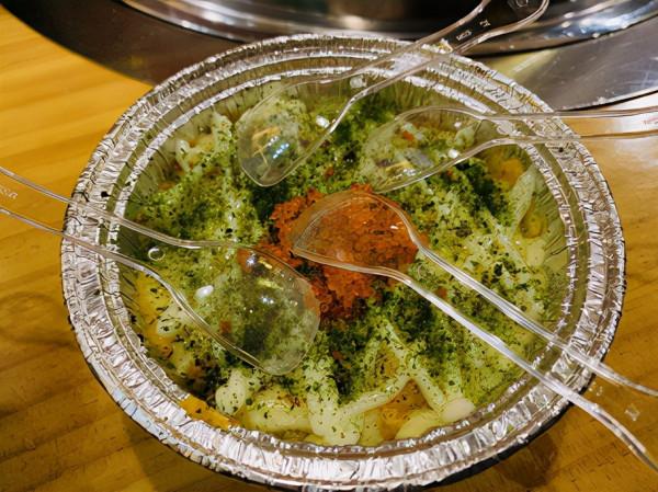 4人吃燒烤，10道菜花費400元，曬到朋友圈，大家說吃不飽