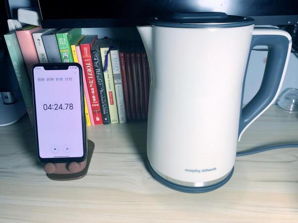 暖到心坎裡！摩飛燒水壺，控溫屏顯，盡享水自由