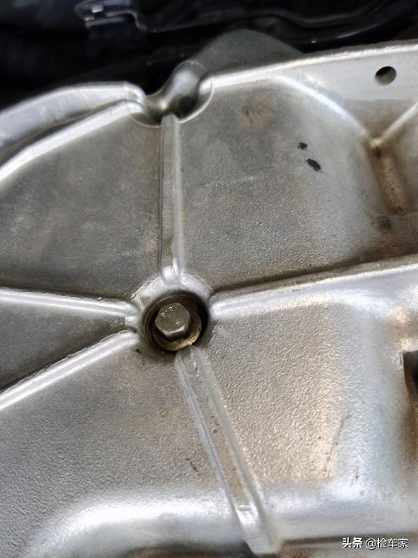 七年前的百萬級頂配捷豹XJ如今只要27萬?檢測後買家揚言砸店 七年前的百萬級頂配捷豹XJ如今只要27萬?檢測後買家揚言砸店