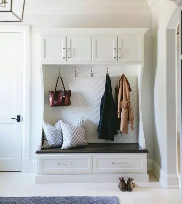 門廳鞋櫃+衣櫃的設計，實用又上檔次，連衣帽間都可以省了