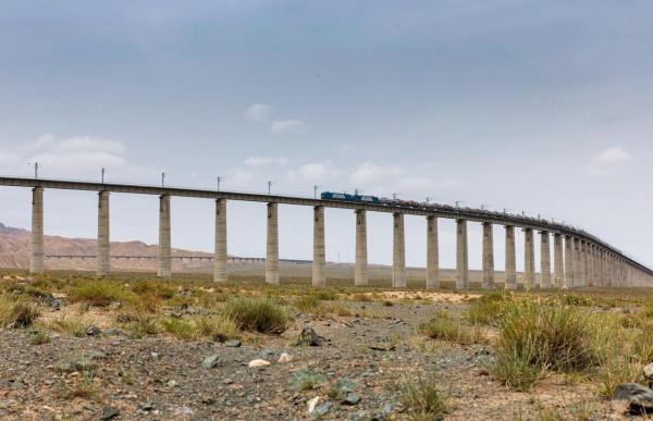 敦煌鐵路——戈壁秘境