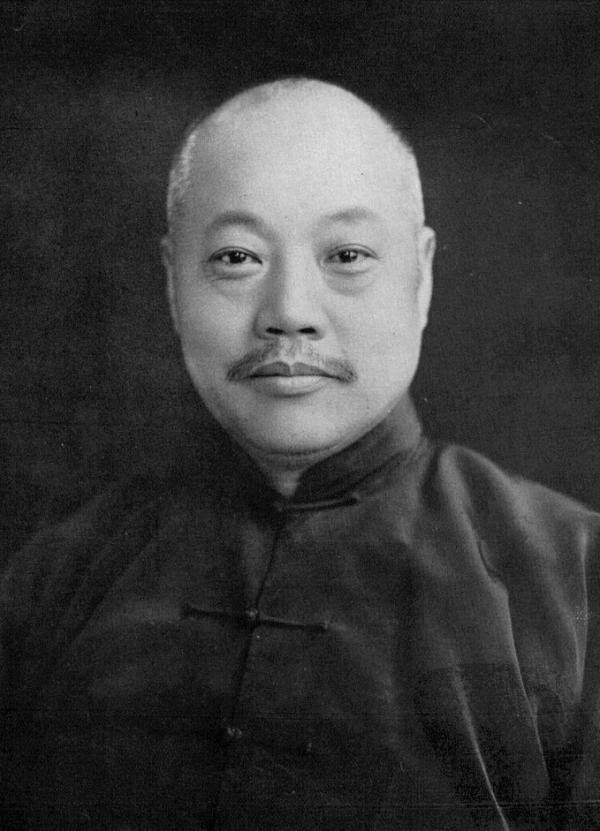 打虎將軍趙登禹半路遇襲，慘死於亂槍之下，哪個漢奸出賣了他？