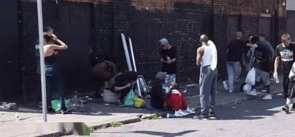 美國疏於毒品管控，費城街頭“喪屍”遍地，恐要變成另一個墨西哥