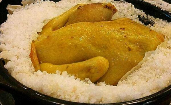 山東美女開館子，靠一鍋海鹽掙大錢，3年開起8家店