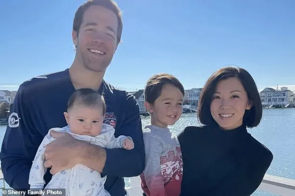 妻子車內羊水破，丈夫在自動駕駛的車子裡接生了“特斯拉寶寶”