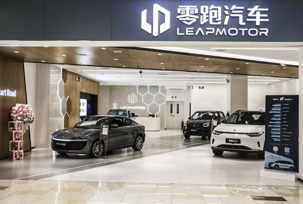 不到8萬元，續航403km，零跑T03流沙粉到店實拍