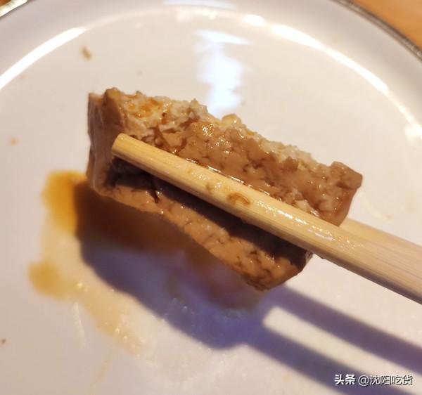 東北人的冬天,少不了鐵鍋燉,揭鍋撒蒜末的小味兒,撓撓的 東北人的冬天,少不了鐵鍋燉,揭鍋撒蒜末的小味兒,撓撓的