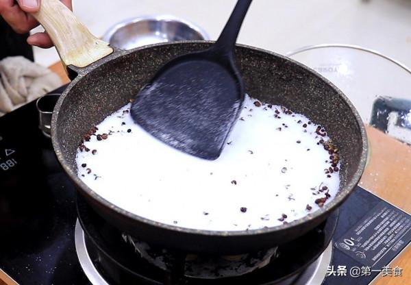 鹽焗蝦的做法原來這麼簡單，很多人都用這個方法，5分鐘做一盤