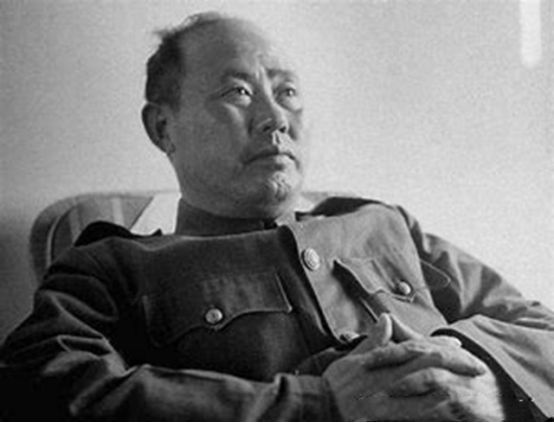 傅冬菊是傅作義之女，49年在北平立了大功，為何後來沒成為高官