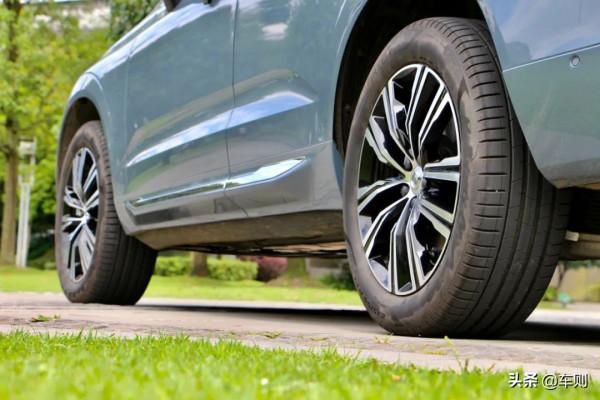 悶騷男繞不過的豪華車，全系升級改混動，試駕新款沃爾沃XC60