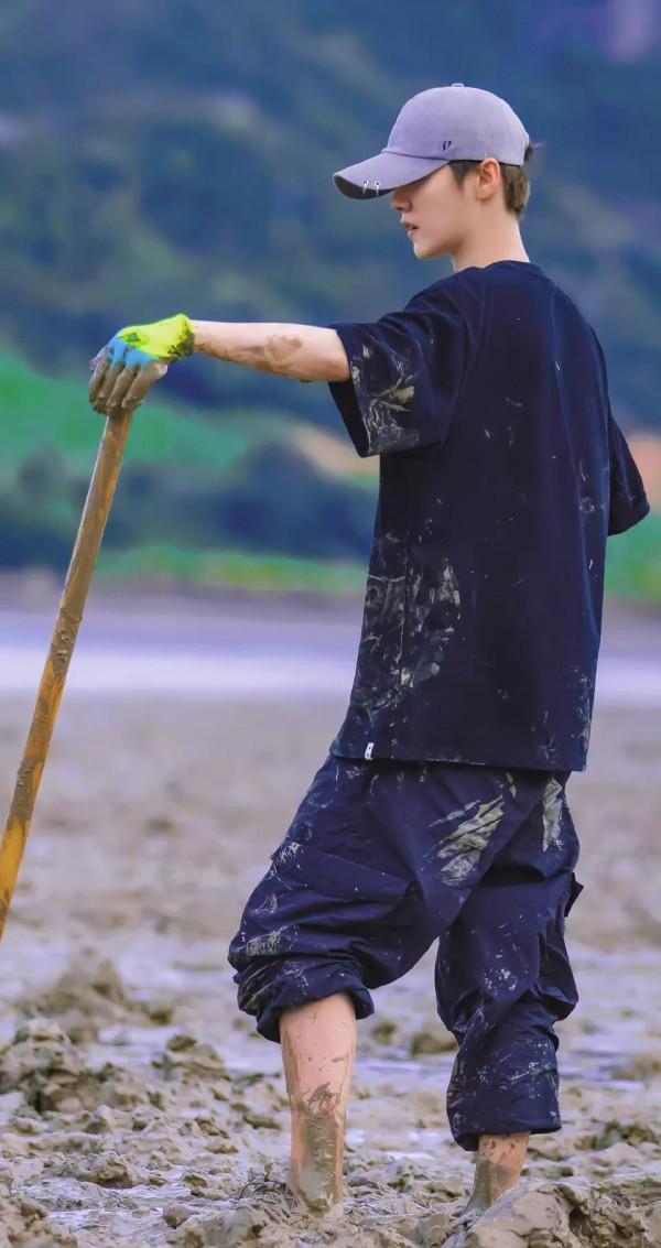 鹿晗切菜的樣子在發光