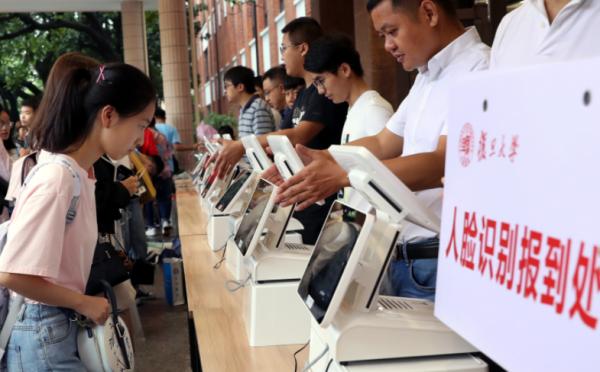 復旦開除3名違法學生，同學因不滿處分“鬧事”，高校處理過分嗎