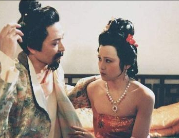 紅樓夢中的主僕：主子一生悽苦含冤而死，丫鬟卻鹹魚翻身富貴一世