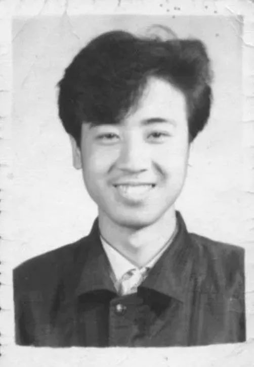 於和偉：50歲大紅視帝，曾和小14歲女星傳緋聞，結髮妻子也是演員