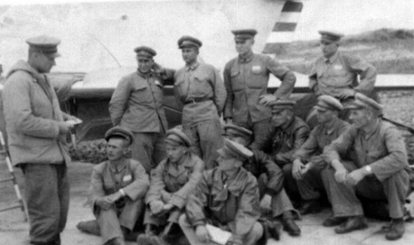 抗美援朝時，有一批隊伍曾秘密援助我國，一旦被抓就立刻開槍自殺