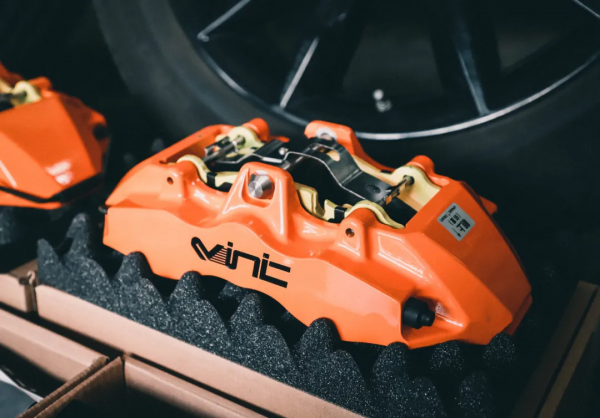 被低估的豪華SUV 謳歌RDX，剎車改裝升級VINIC前六後四剎車套裝