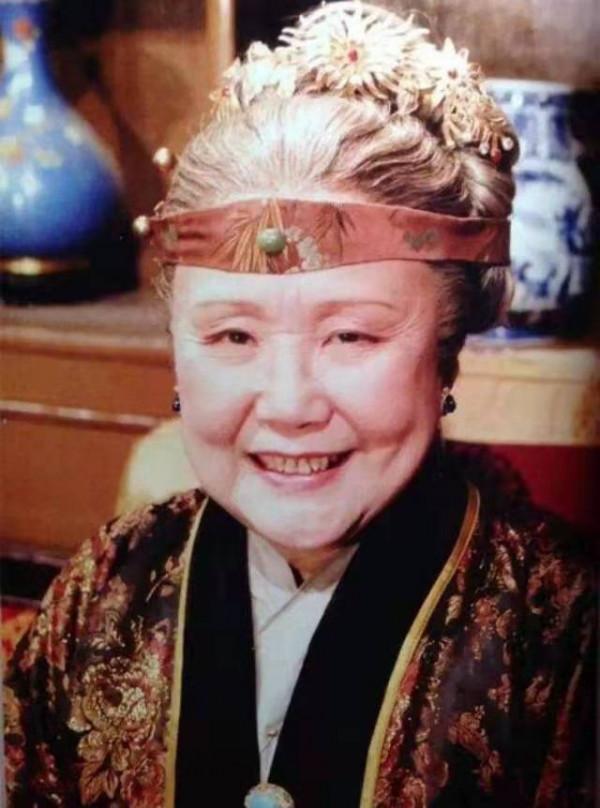 迎春被孫家折磨，賈母一向疼愛孫女，為何冷漠無情不管不問？