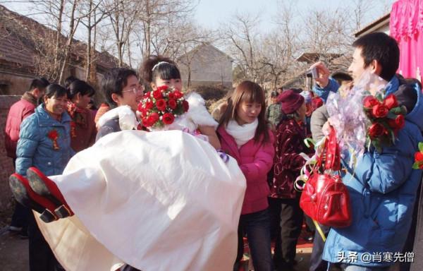 我,29歲,賣了8年煎餅果子,月入8000元,揭露真實的底層生活 我,29歲,賣了8年煎餅果子,月入8000元,揭露真實的底層生活