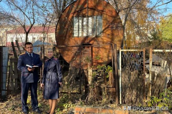 俄羅斯老婦在鐵桶裡生活35年,沒水沒電沒暖氣,稱住這比養老院強 俄羅斯老婦在鐵桶裡生活35年,沒水沒電沒暖氣,稱住這比養老院強