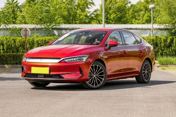 高品質純電家轎，配備“刀片電池”，續航600km，12.98萬起售