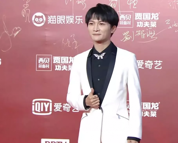 北影節閉幕紅毯:關曉彤難得美一回,馬伊琍變水嫩,段奕宏老來俏 北影節閉幕紅毯:關曉彤難得美一回,馬伊琍變水嫩,段奕宏老來俏