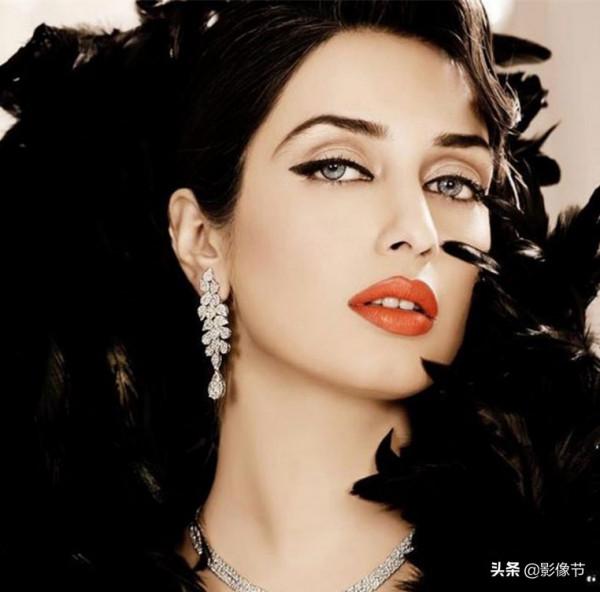 她是《虎口脫險》中的木偶劇團女演員,被怪病纏繞一生,命運悲慘 她是《虎口脫險》中的木偶劇團女演員,被怪病纏繞一生,命運悲慘