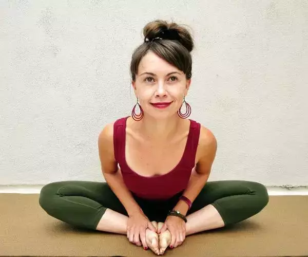 經典開髖體式，對女性極為有益，記得要常練