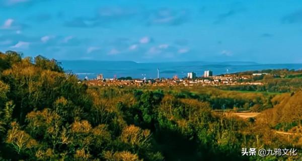 這個停車場的管理員，20年掙了870萬美元