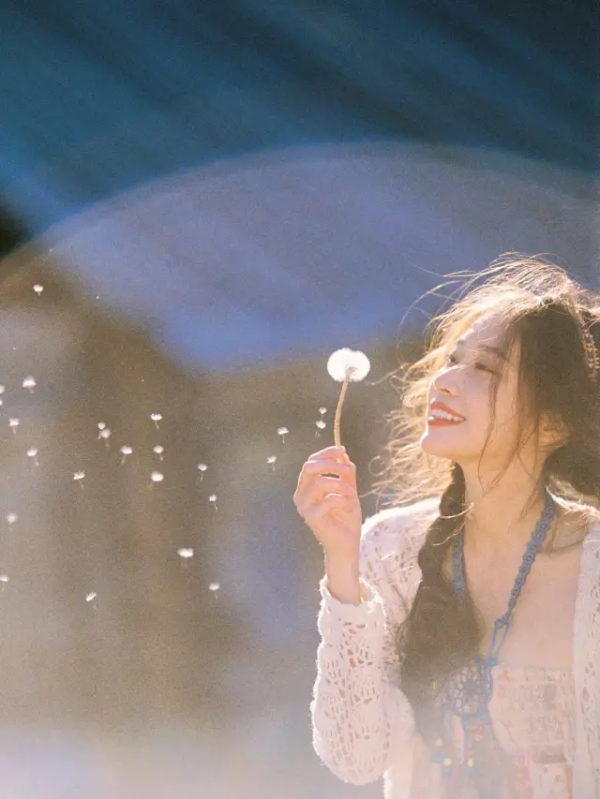 楊超越是“整”了嗎?怎麼突然美成王祖賢了? 楊超越是“整”了嗎?怎麼突然美成王祖賢了?