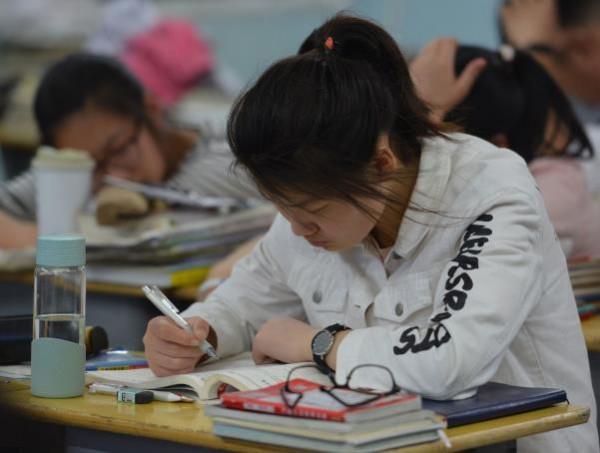 多所學校釋出公告，升學渠道迎來“新政策”，專科生欲哭無淚