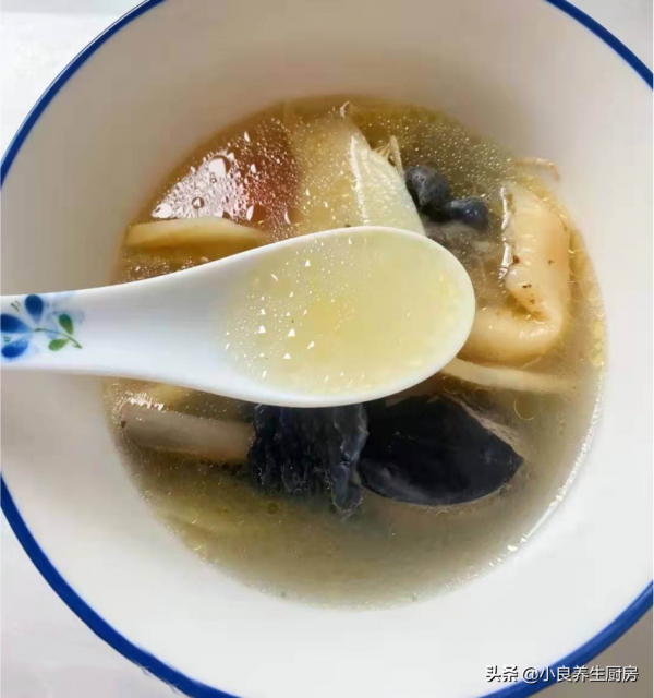 冬天進補，這湯常給孩子喝，每週燉一鍋，營養極高，身體更舒服
