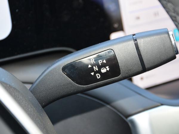 老牌豪華奧迪A4(進口)對比新生力量小鵬P7，會擦出怎樣的火花呢？