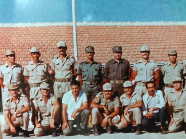 特種兵出身的希臘總參謀長，1979年參軍，獲得過2枚勳章7枚獎章