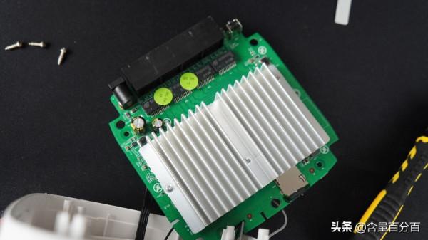 硬體升級、主打價效比的WiFi6京東無線寶雲路由·魯班64G暢享版