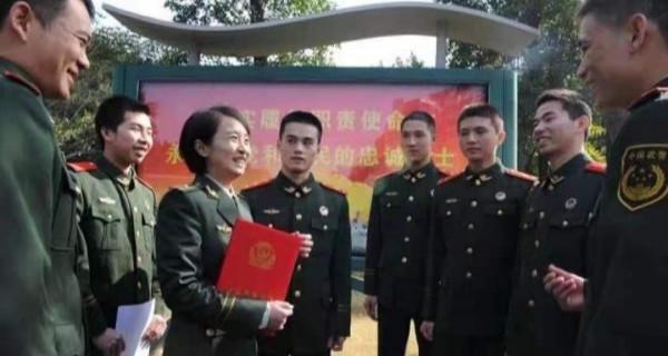 2013年武警戰士犧牲後，31歲妻子被特招入伍，如今過得怎麼樣了