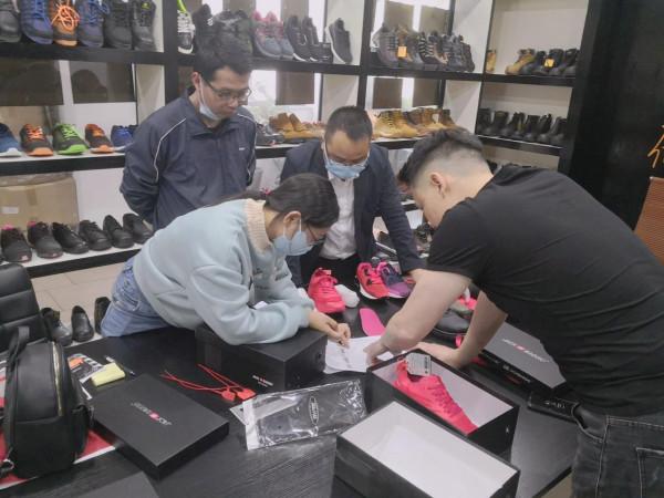 全民健身建設體育強國,看功夫跑鞋怎麼做? 全民健身建設體育強國,看功夫跑鞋怎麼做?