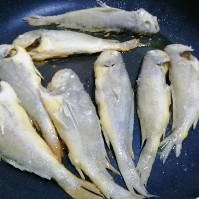 #鮮到鮮得，月滿中秋，沉魚落宴#香煎黃花魚