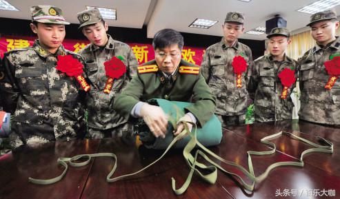 新兵入伍的2條繩,到現在部隊還在發放,用處有多大,老兵告訴你 新兵入伍的2條繩,到現在部隊還在發放,用處有多大,老兵告訴你