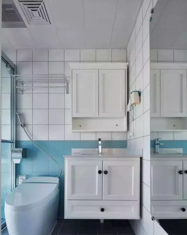 130平新房色彩搭配真心不錯，廚房尤其實用，老婆說願意天天下廚