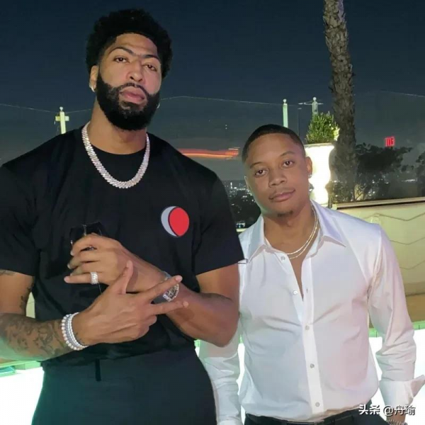 NBA晨報：濃眉婚禮為妻唱歌，科裡森關注湖人，米爾薩普31號球衣