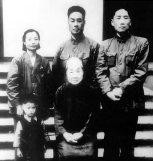 1949年，楊開慧哥哥楊開智給毛澤東寫信求官職，主席如何回信？