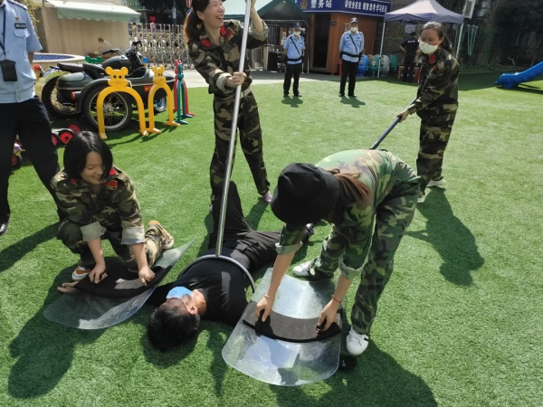 厲害了我的國，伊頓孩子獻禮祖國