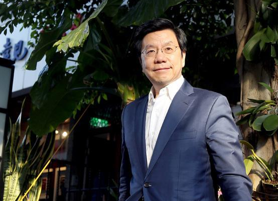 除了谷愛凌之外，這個百億富豪也放棄美國國籍，並且重入中國國籍