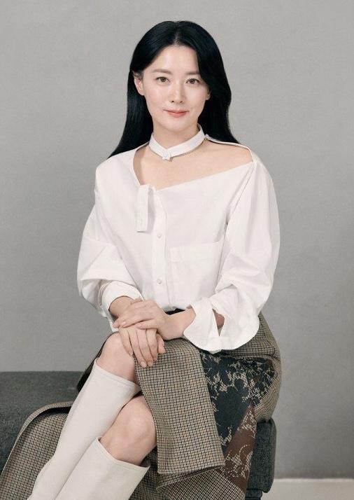 凍齡女神李英愛,年過半百,還有“嬰兒肌”,身材比例完美,羨慕 凍齡女神李英愛,年過半百,還有“嬰兒肌”,身材比例完美,羨慕