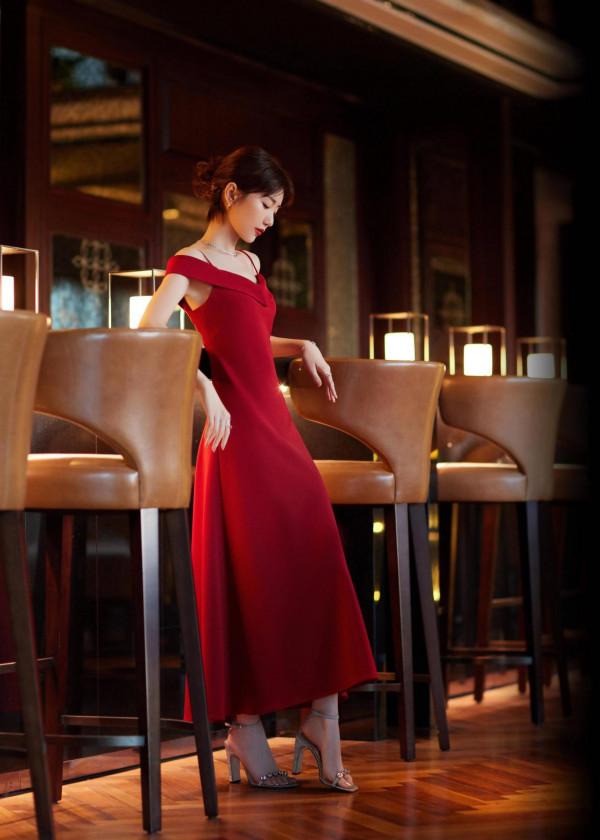 毛曉彤可以是甜美可愛的鄰家妹妹,也可以是主宰舞臺的霸氣女王 毛曉彤可以是甜美可愛的鄰家妹妹,也可以是主宰舞臺的霸氣女王