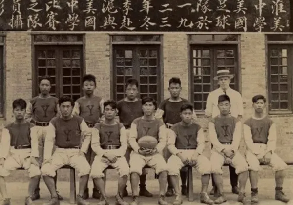 橄欖球在中國，風雨飄搖半世紀 The development of American football in China