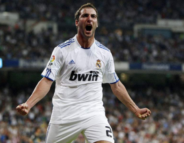 凌晨1點，伊瓜因爆出爭議言論！中國球迷噓聲一片：中超都不要你