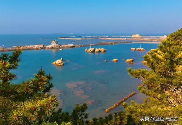 山東有個縣級市，夏季平均氣溫23℃，去避暑的人都要穿外套