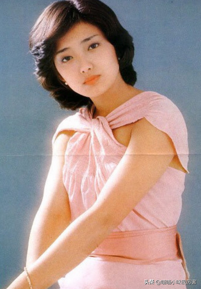 小眼睛塌鼻樑笑露牙齦,五官不端正卻依舊迷人的明星,只服這5位 小眼睛塌鼻樑笑露牙齦,五官不端正卻依舊迷人的明星,只服這5位